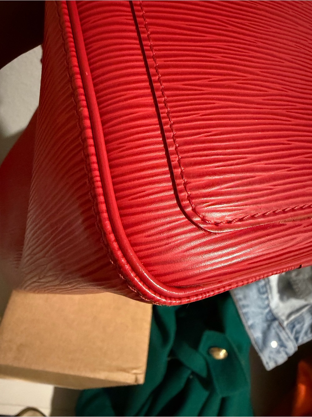 Louis Vuitton Red Epi Speedy 30 with Gold Hardware - Picture 2 of 16